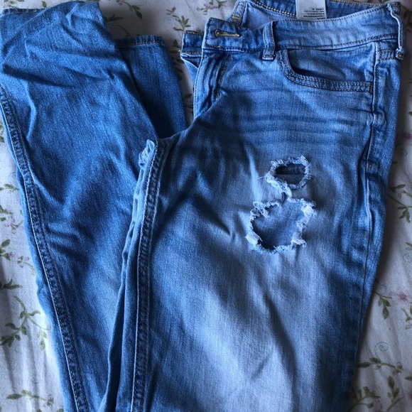 Hollister Jeans - Picture 2 of 3